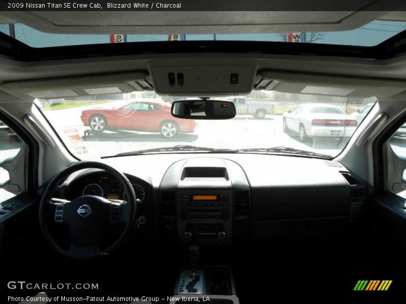 Blizzard White / Charcoal 2009 Nissan Titan SE Crew Cab