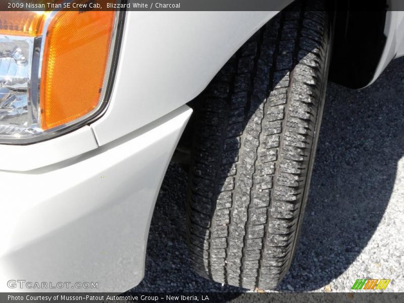 Blizzard White / Charcoal 2009 Nissan Titan SE Crew Cab
