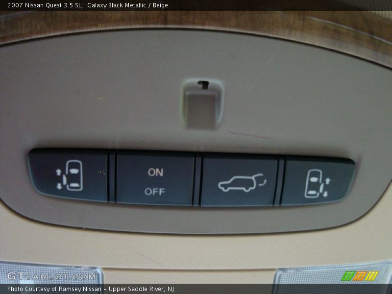 Galaxy Black Metallic / Beige 2007 Nissan Quest 3.5 SL