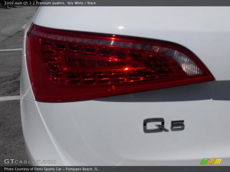 Ibis White / Black 2009 Audi Q5 3.2 Premium quattro