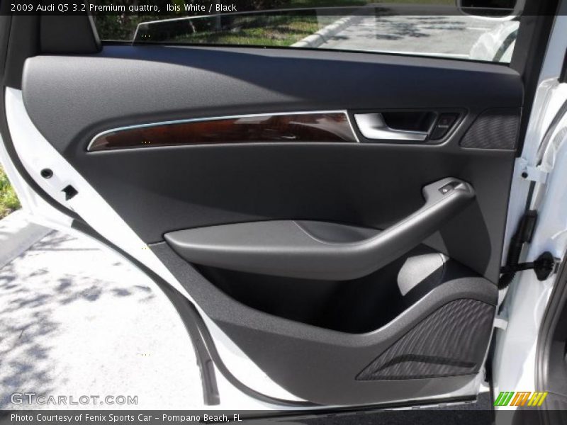 Ibis White / Black 2009 Audi Q5 3.2 Premium quattro