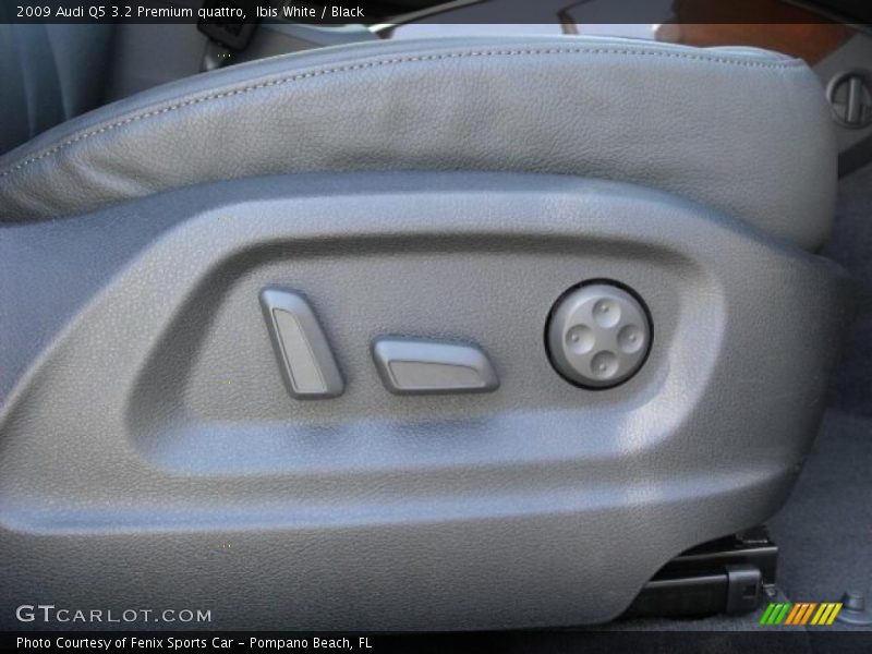 Ibis White / Black 2009 Audi Q5 3.2 Premium quattro