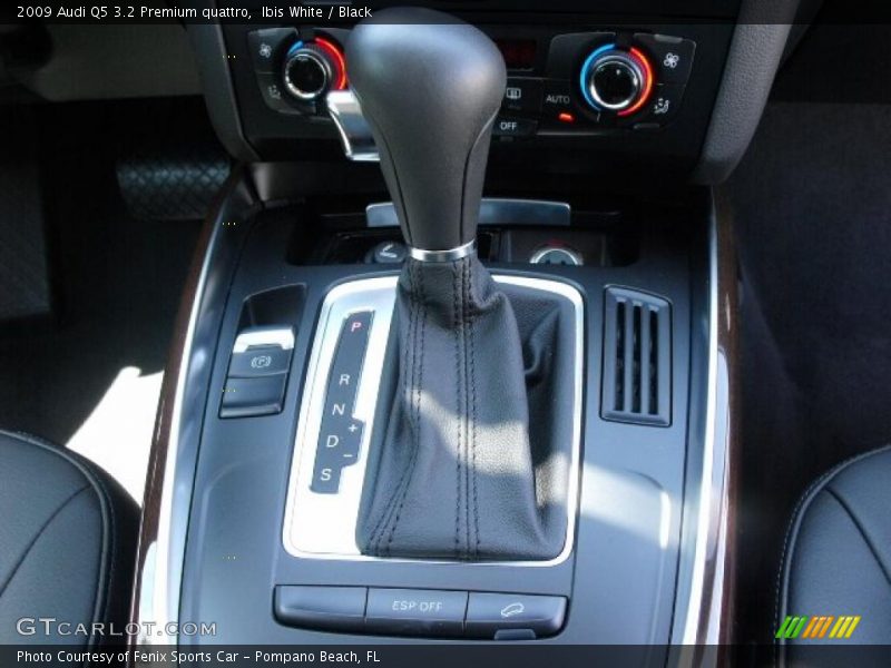 Ibis White / Black 2009 Audi Q5 3.2 Premium quattro