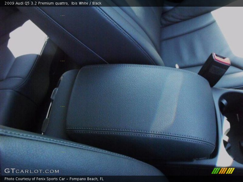 Ibis White / Black 2009 Audi Q5 3.2 Premium quattro