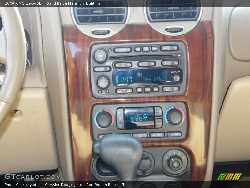 Sand Beige Metallic / Light Tan 2004 GMC Envoy SLT