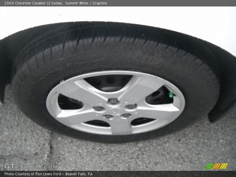 Summit White / Graphite 2004 Chevrolet Cavalier LS Sedan