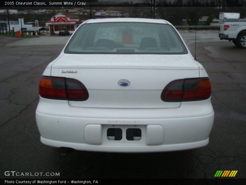 Summit White / Gray 2005 Chevrolet Classic