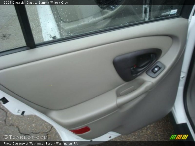 Summit White / Gray 2005 Chevrolet Classic