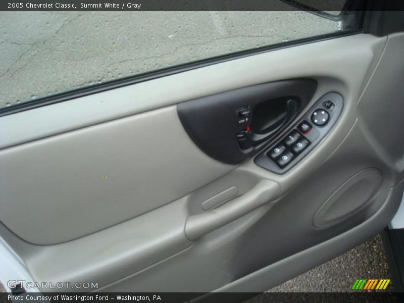 Summit White / Gray 2005 Chevrolet Classic