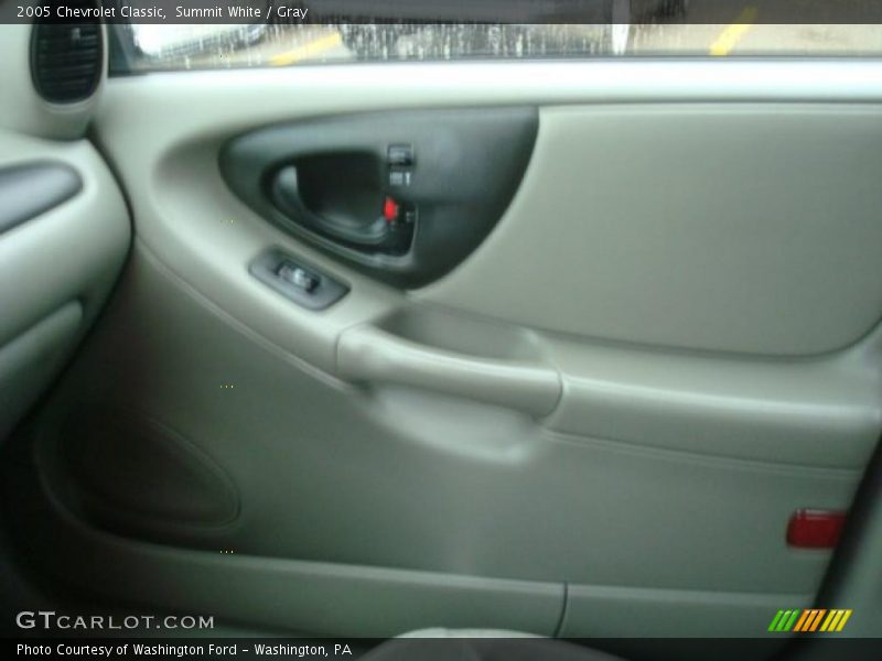 Summit White / Gray 2005 Chevrolet Classic