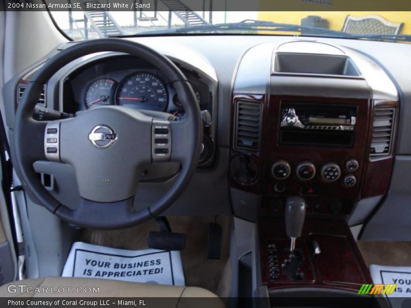 Blizzard White / Sand 2004 Nissan Armada SE
