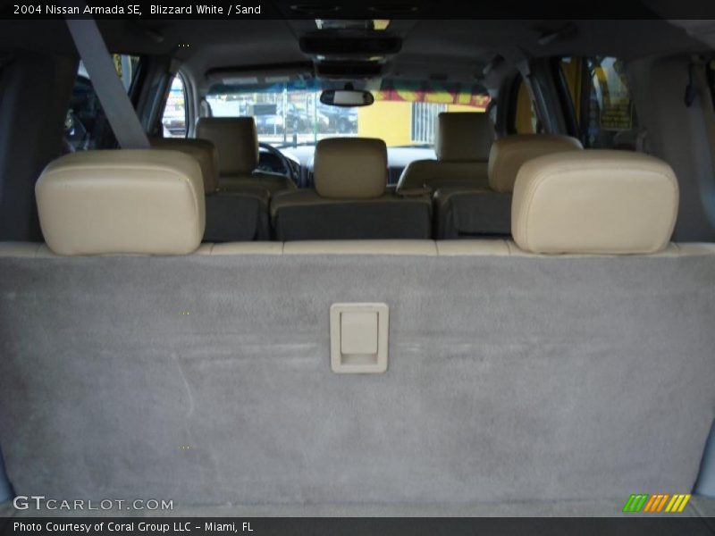 Blizzard White / Sand 2004 Nissan Armada SE