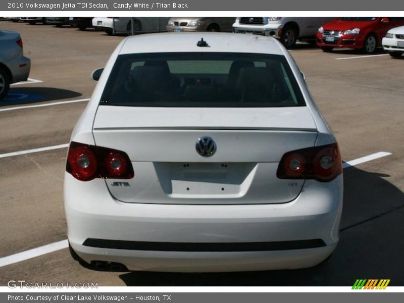 Candy White / Titan Black 2010 Volkswagen Jetta TDI Sedan