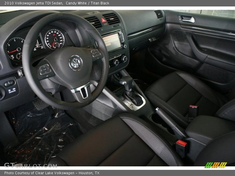 Candy White / Titan Black 2010 Volkswagen Jetta TDI Sedan