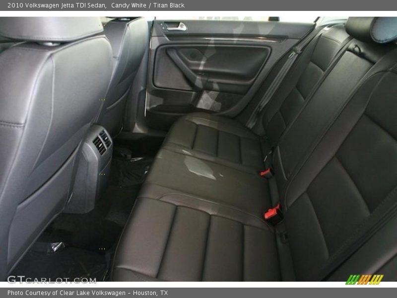 Candy White / Titan Black 2010 Volkswagen Jetta TDI Sedan