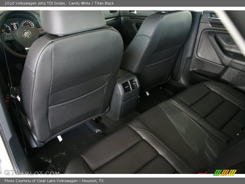 Candy White / Titan Black 2010 Volkswagen Jetta TDI Sedan