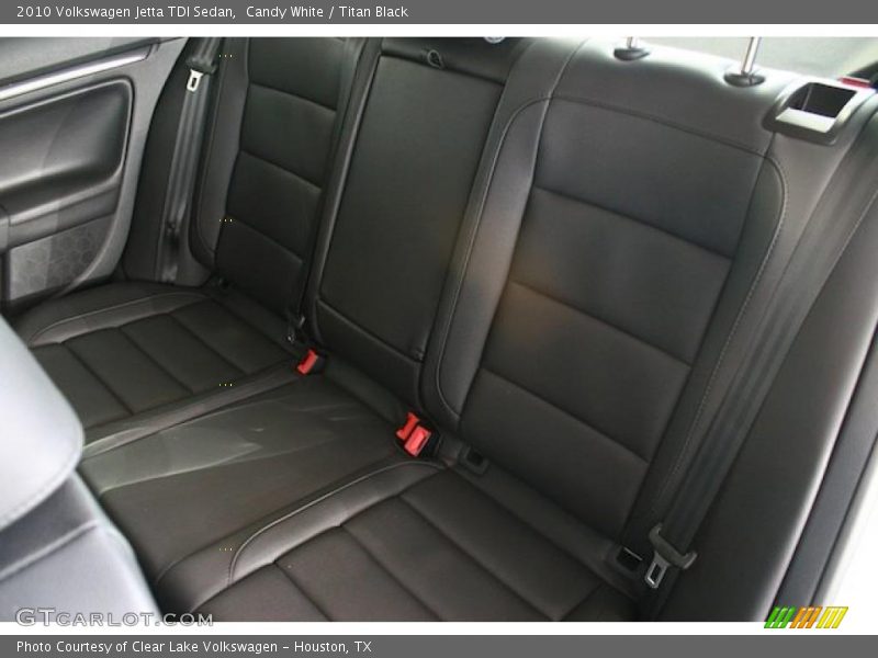 Candy White / Titan Black 2010 Volkswagen Jetta TDI Sedan
