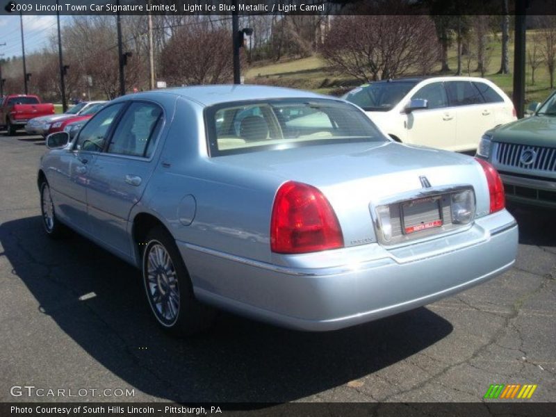 Light Ice Blue Metallic / Light Camel 2009 Lincoln Town Car Signature Limited