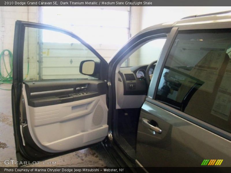 Dark Titanium Metallic / Medium Slate Gray/Light Shale 2010 Dodge Grand Caravan SE