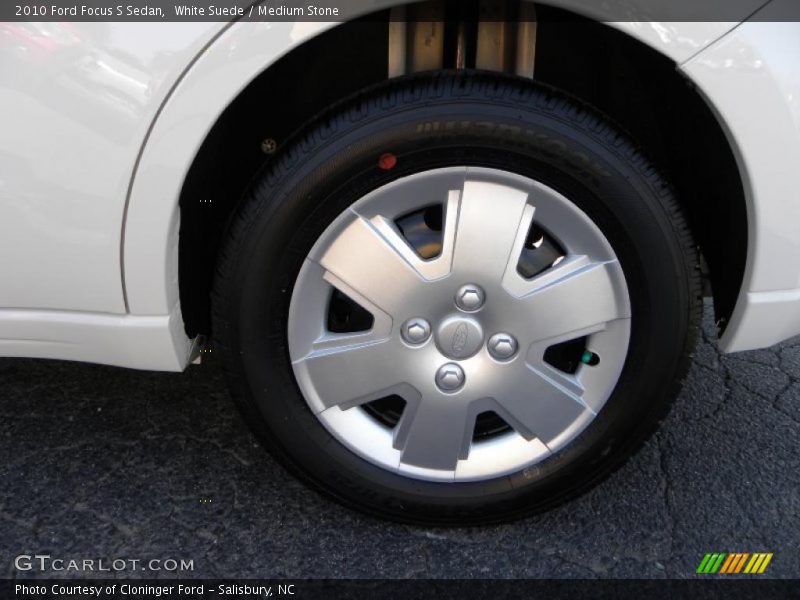 White Suede / Medium Stone 2010 Ford Focus S Sedan