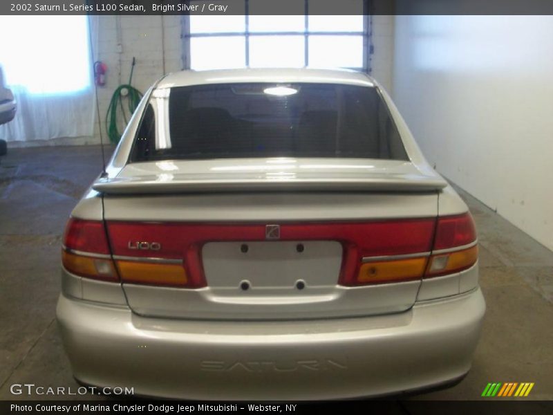 Bright Silver / Gray 2002 Saturn L Series L100 Sedan
