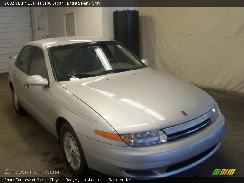 Bright Silver / Gray 2002 Saturn L Series L100 Sedan