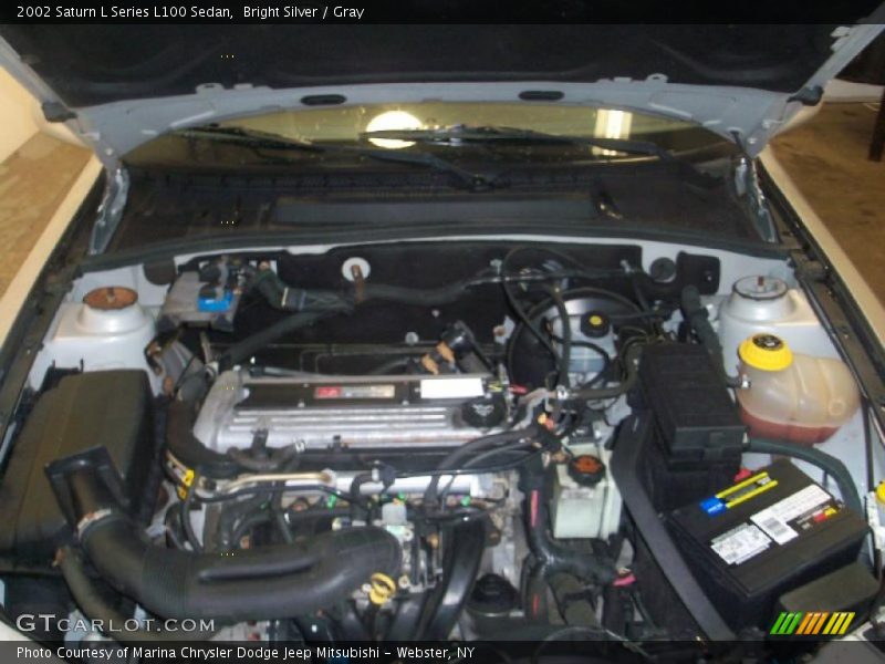 Bright Silver / Gray 2002 Saturn L Series L100 Sedan