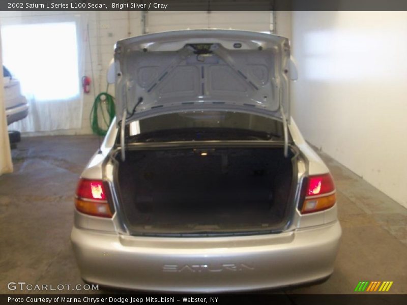 Bright Silver / Gray 2002 Saturn L Series L100 Sedan