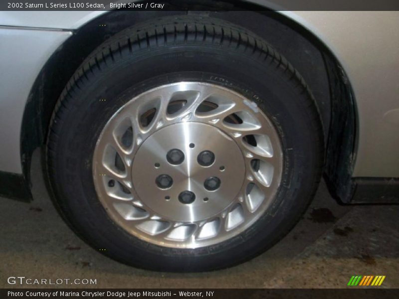 Bright Silver / Gray 2002 Saturn L Series L100 Sedan