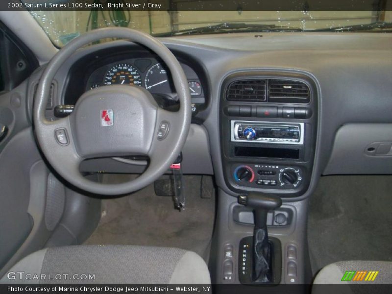 Bright Silver / Gray 2002 Saturn L Series L100 Sedan