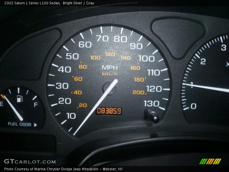 Bright Silver / Gray 2002 Saturn L Series L100 Sedan