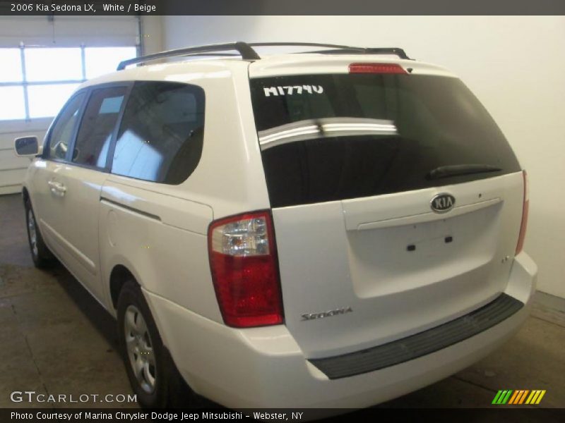 White / Beige 2006 Kia Sedona LX