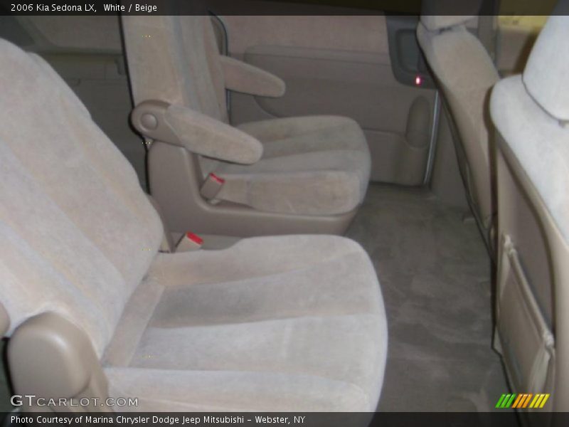 White / Beige 2006 Kia Sedona LX