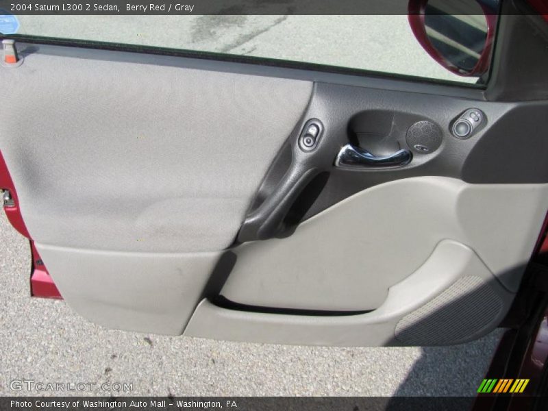 Berry Red / Gray 2004 Saturn L300 2 Sedan