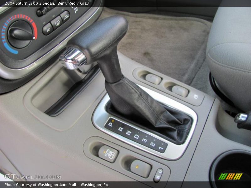 Berry Red / Gray 2004 Saturn L300 2 Sedan