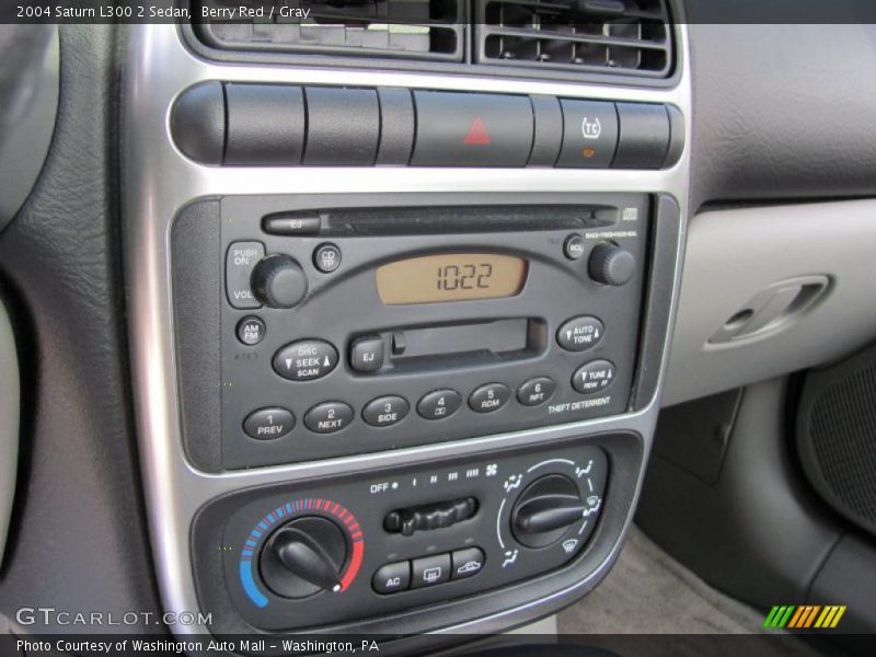 Berry Red / Gray 2004 Saturn L300 2 Sedan