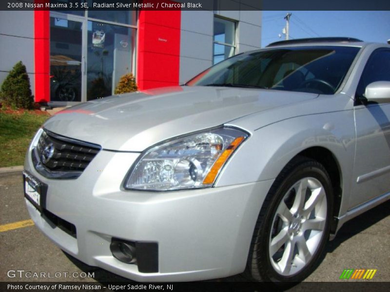 Radiant Silver Metallic / Charcoal Black 2008 Nissan Maxima 3.5 SE