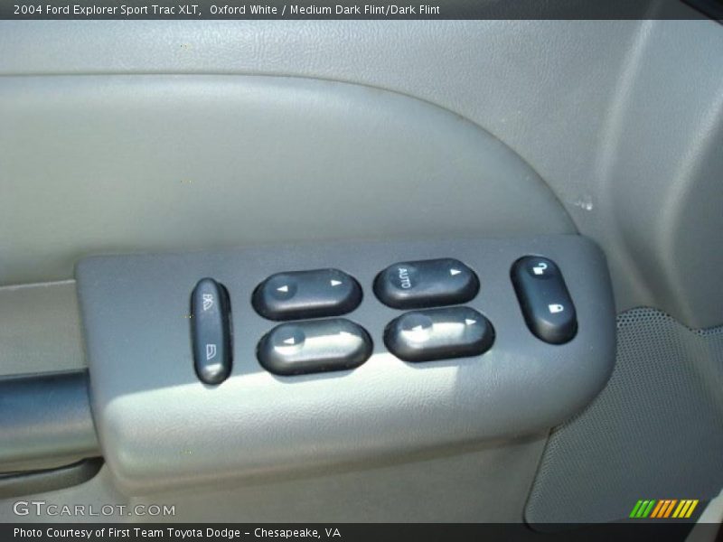 Oxford White / Medium Dark Flint/Dark Flint 2004 Ford Explorer Sport Trac XLT