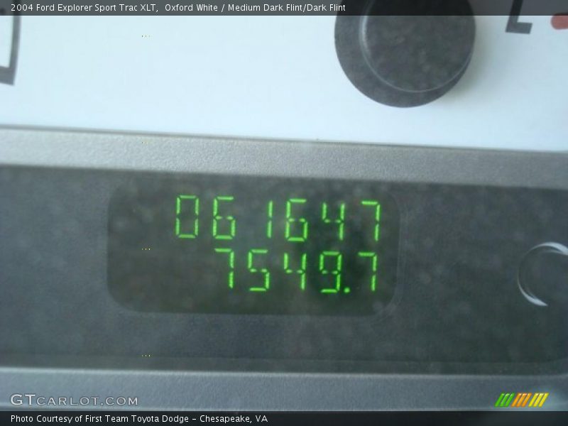 Oxford White / Medium Dark Flint/Dark Flint 2004 Ford Explorer Sport Trac XLT