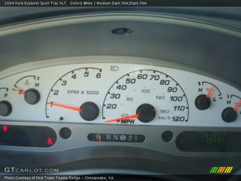 Oxford White / Medium Dark Flint/Dark Flint 2004 Ford Explorer Sport Trac XLT