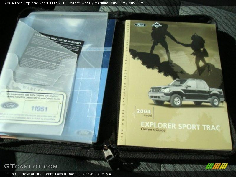 Oxford White / Medium Dark Flint/Dark Flint 2004 Ford Explorer Sport Trac XLT
