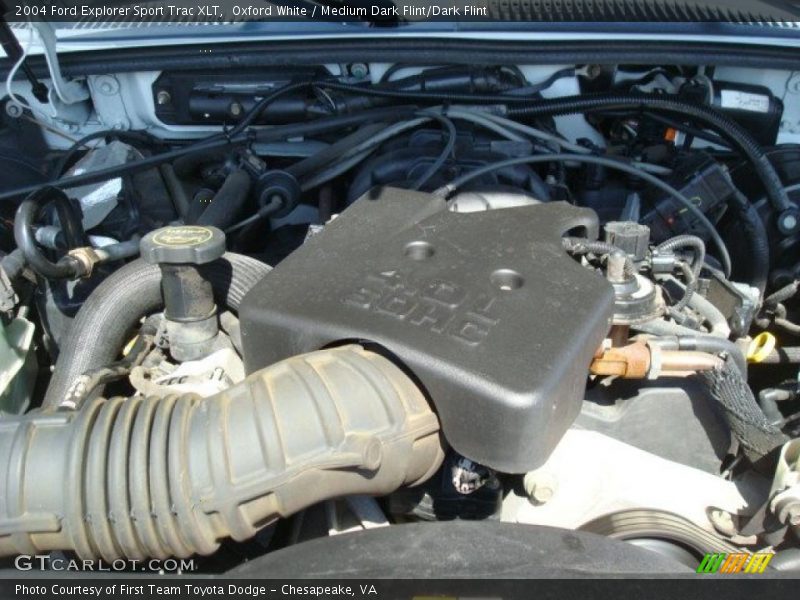 Oxford White / Medium Dark Flint/Dark Flint 2004 Ford Explorer Sport Trac XLT