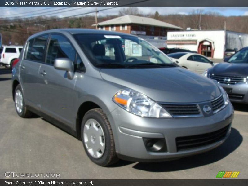 Magnetic Gray / Charcoal 2009 Nissan Versa 1.8 S Hatchback