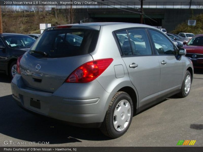 Magnetic Gray / Charcoal 2009 Nissan Versa 1.8 S Hatchback