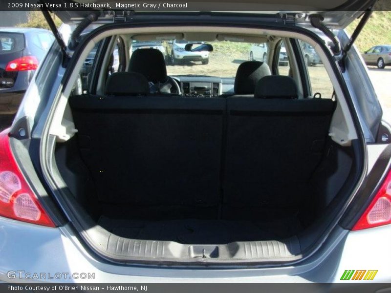 Magnetic Gray / Charcoal 2009 Nissan Versa 1.8 S Hatchback