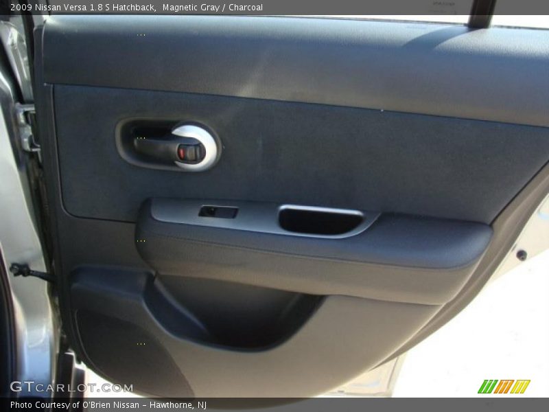 Magnetic Gray / Charcoal 2009 Nissan Versa 1.8 S Hatchback