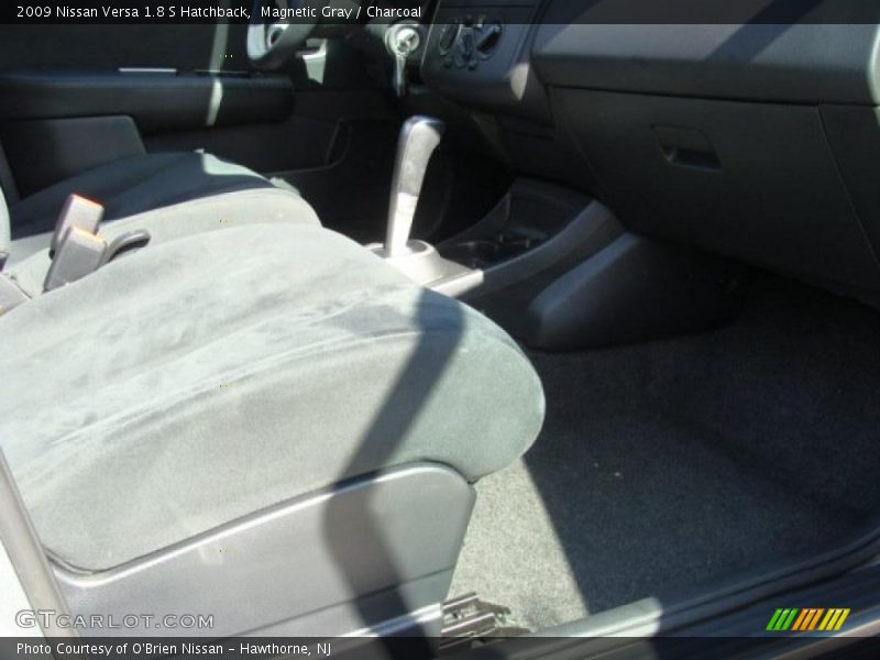 Magnetic Gray / Charcoal 2009 Nissan Versa 1.8 S Hatchback
