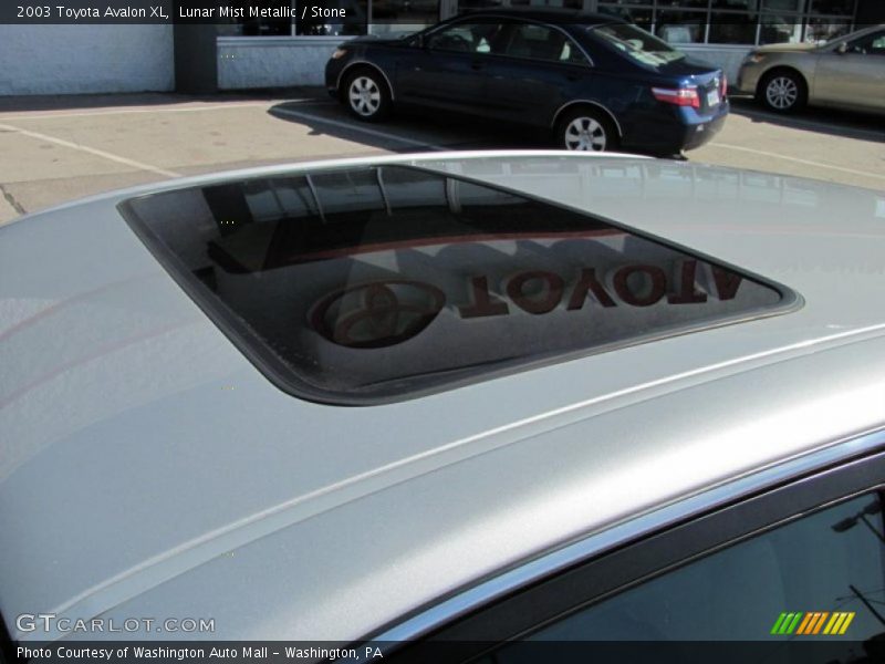 Lunar Mist Metallic / Stone 2003 Toyota Avalon XL