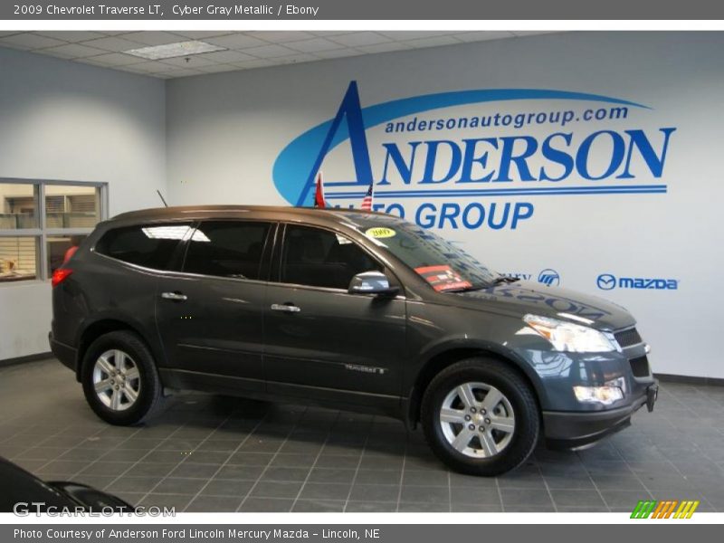 Cyber Gray Metallic / Ebony 2009 Chevrolet Traverse LT