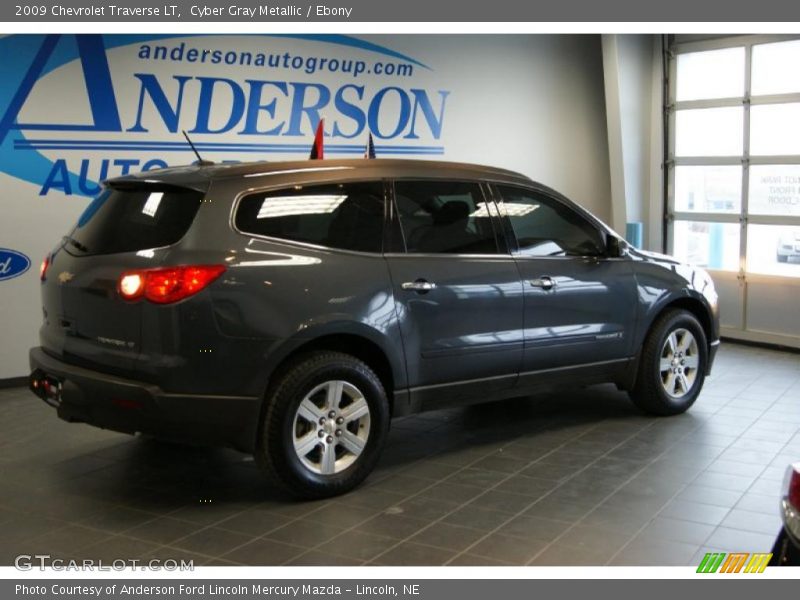 Cyber Gray Metallic / Ebony 2009 Chevrolet Traverse LT